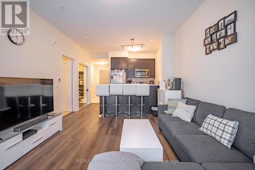 236 - 16 Concord Place, Grimsby, ON - Indoor Photo Showing Living Room