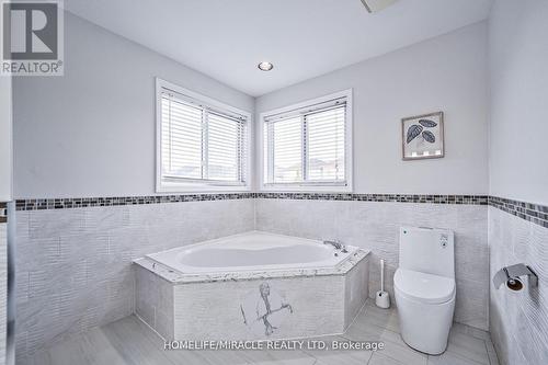 679 Ormond Drive, Oshawa, ON - Indoor Photo Showing Bathroom