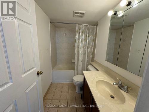 1604 - 4889 Kimbermount Avenue, Mississauga, ON - Indoor Photo Showing Bathroom