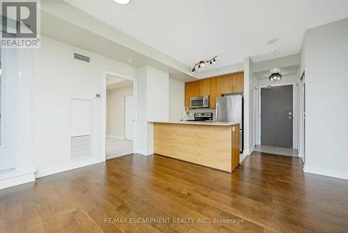 2807 - 4099 Brickstone Mews, Mississauga, ON - Indoor Photo Showing Kitchen