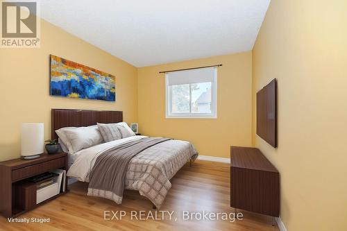 2 - 125 Sekura Crescent, Cambridge, ON - Indoor Photo Showing Bedroom