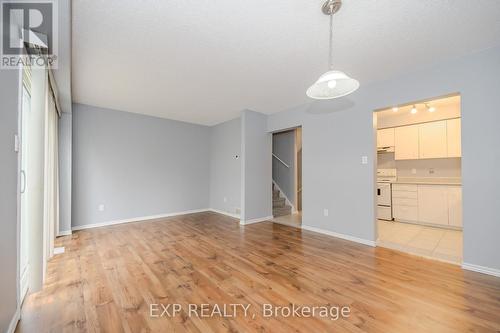 2 - 125 Sekura Crescent, Cambridge, ON - Indoor Photo Showing Other Room