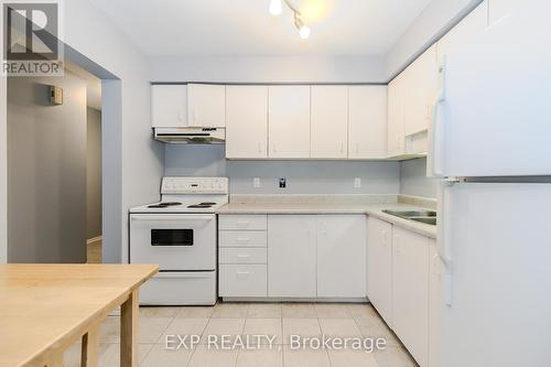 2 - 125 Sekura Crescent, Cambridge, ON - Indoor Photo Showing Kitchen With Double Sink