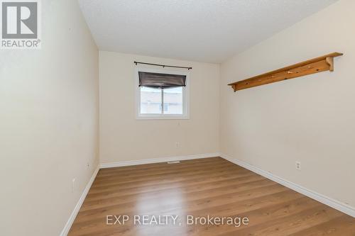 2 - 125 Sekura Crescent, Cambridge, ON - Indoor Photo Showing Other Room