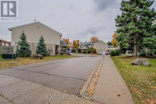 2 - 125 Sekura Crescent, Cambridge, ON - Outdoor