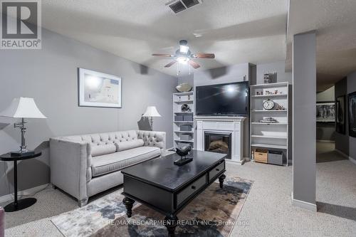 46 - 33 Rochelle Avenue, Hamilton, ON - Indoor Photo Showing Living Room With Fireplace