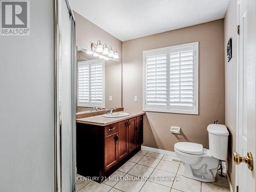 10 Fairhaven Drive, Hamilton, ON - Indoor Photo Showing Bathroom