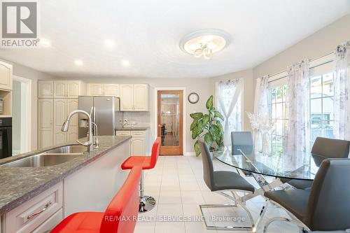 41 Jadestone Court, Kitchener, ON - Indoor Photo Showing Kitchen With Double Sink