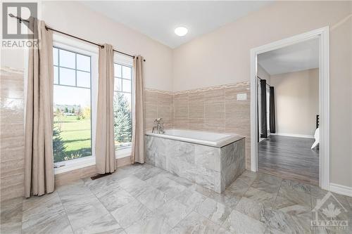 1620 Sequoia Drive, Ottawa, ON - Indoor Photo Showing Bathroom