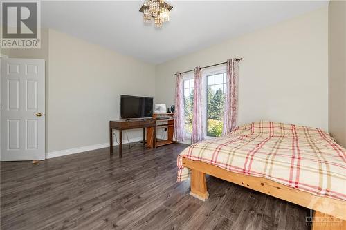 1620 Sequoia Drive, Ottawa, ON - Indoor Photo Showing Bedroom