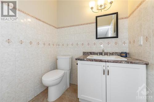 1620 Sequoia Drive, Ottawa, ON - Indoor Photo Showing Bathroom