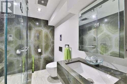 622 Kozel Court, Mississauga, ON - Indoor Photo Showing Bathroom