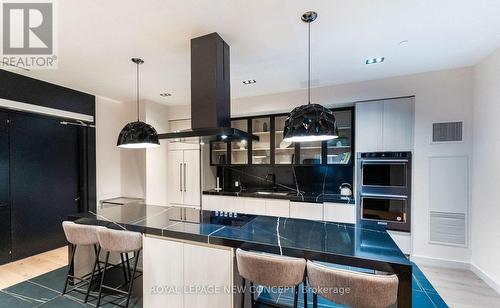 710 - 108 Peter Street S, Toronto, ON - Indoor Photo Showing Kitchen