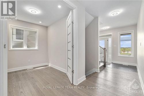 147 Equitation Circle, Ottawa, ON - Indoor Photo Showing Other Room