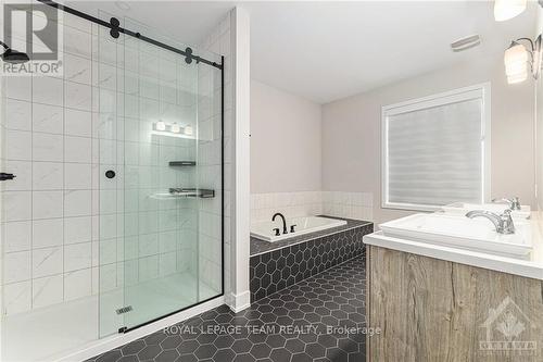 147 Equitation Circle, Ottawa, ON - Indoor Photo Showing Bathroom