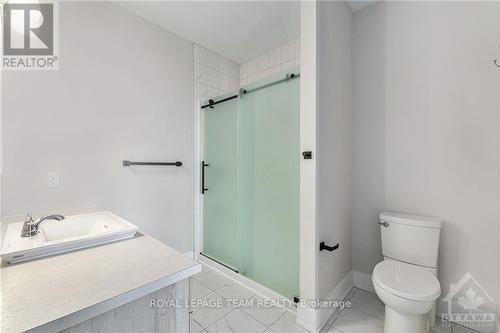 147 Equitation Circle, Ottawa, ON - Indoor Photo Showing Bathroom