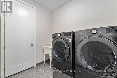 147 Equitation Circle, Ottawa, ON - Indoor Photo Showing Laundry Room