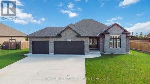 Parking for everyone on the concrete driveway - 4062 Van Bree Drive, Plympton-Wyoming (Plympton Wyoming), ON - Outdoor