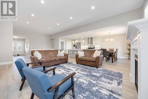 Open concept, perfect for family gatherings - 4062 Van Bree Drive, Plympton-Wyoming (Plympton Wyoming), ON - Indoor Photo Showing Living Room