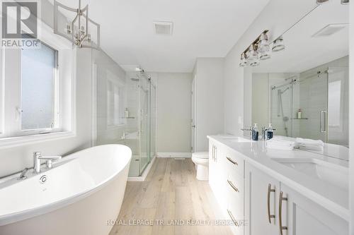 5 piece ensuite with soaker tub - 4062 Van Bree Drive, Plympton-Wyoming (Plympton Wyoming), ON - Indoor Photo Showing Bathroom