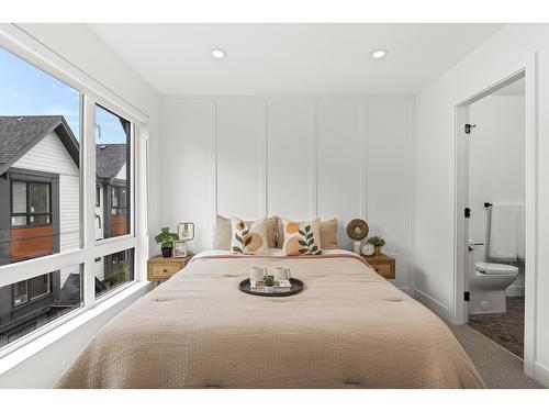 43 1959 165A Street, Surrey, colombie-britannique - Indoor Photo Showing Bedroom