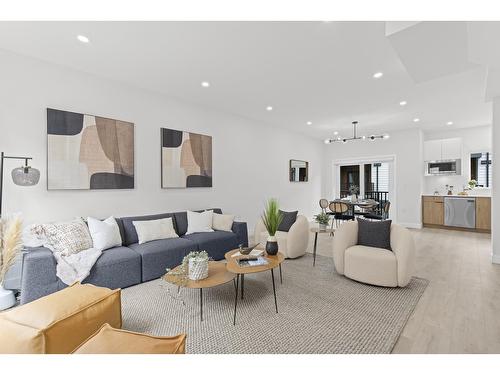 43 1959 165A Street, Surrey, colombie-britannique - Indoor Photo Showing Living Room