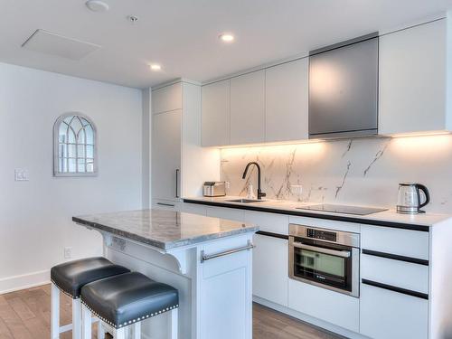 Kitchen - 3208-720 Rue St-Jacques, Montréal (Ville-Marie), QC - Indoor Photo Showing Kitchen With Upgraded Kitchen