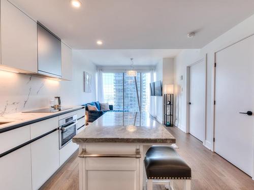 Cuisine - 3208-720 Rue St-Jacques, Montréal (Ville-Marie), QC - Indoor Photo Showing Kitchen With Double Sink