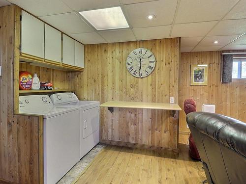 Family room - 93 Rue Isabelle, La Sarre, QC - Indoor Photo Showing Laundry Room