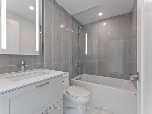 2033-20 Inn On The Park Dr, Toronto, ON - Indoor Photo Showing Bathroom