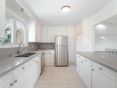 2557 Mindemoya Rd, Mississauga, ON - Indoor Photo Showing Kitchen With Double Sink