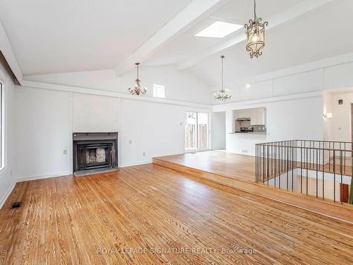 2557 Mindemoya Rd, Mississauga, ON - Indoor Photo Showing Living Room With Fireplace