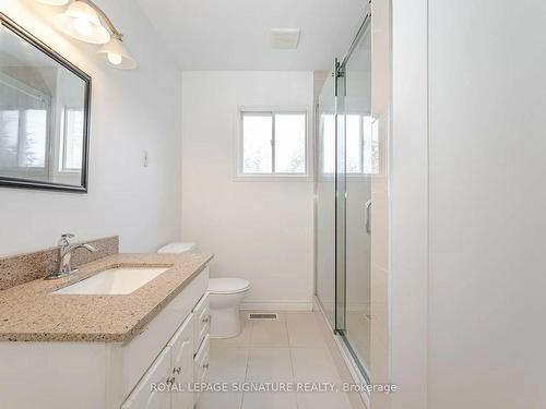 2557 Mindemoya Rd, Mississauga, ON - Indoor Photo Showing Bathroom