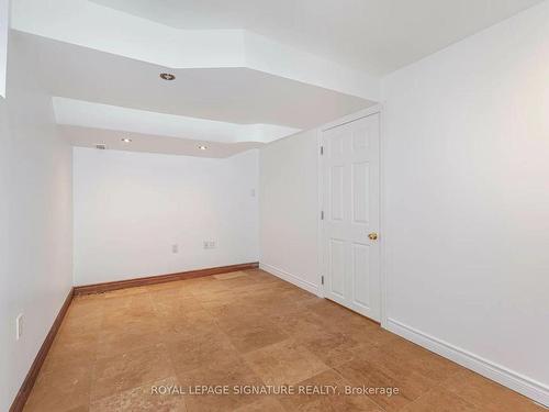 2557 Mindemoya Rd, Mississauga, ON - Indoor Photo Showing Other Room