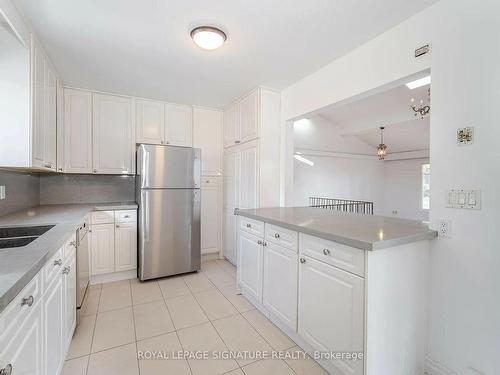 2557 Mindemoya Rd, Mississauga, ON - Indoor Photo Showing Kitchen With Double Sink