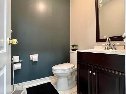 3803 Laurenclaire Dr, Mississauga, ON - Indoor Photo Showing Bathroom