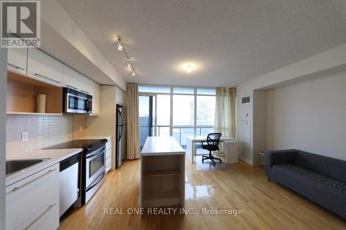 2310 - 25 Carlton Street, Toronto, ON - Indoor Photo Showing Kitchen