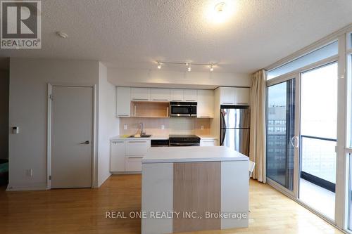 2310 - 25 Carlton Street, Toronto, ON - Indoor Photo Showing Kitchen