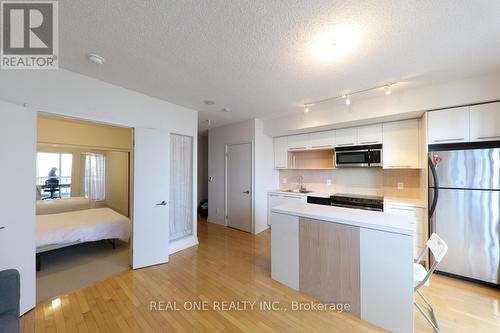 2310 - 25 Carlton Street, Toronto, ON - Indoor Photo Showing Kitchen