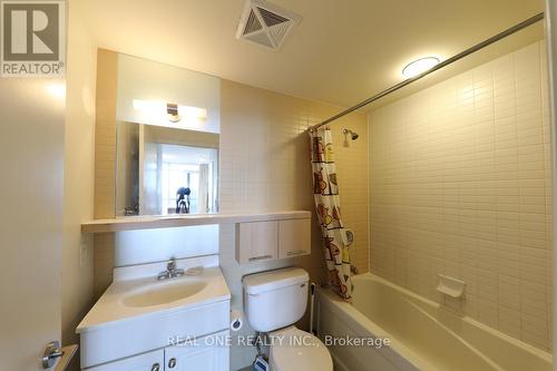 2310 - 25 Carlton Street, Toronto, ON - Indoor Photo Showing Bathroom