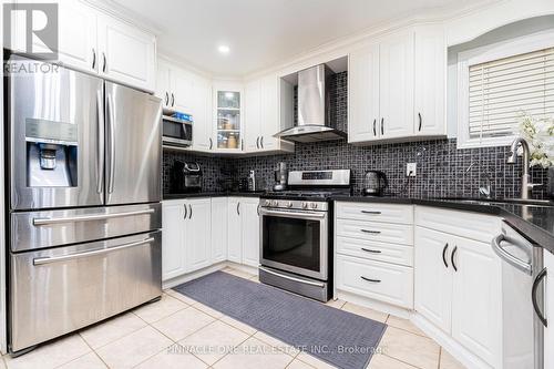 27 Grackle Trail, Toronto, ON - Indoor Photo Showing Kitchen With Stainless Steel Kitchen With Upgraded Kitchen