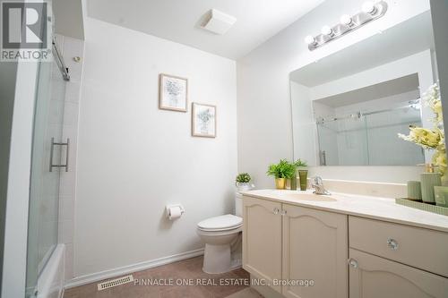 27 Grackle Trail, Toronto, ON - Indoor Photo Showing Bathroom