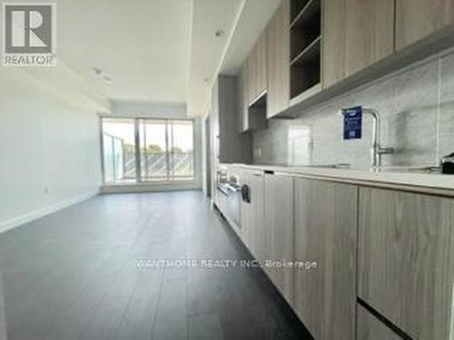 505 - 85 Mcmahon Drive, Toronto, ON - Indoor Photo Showing Kitchen