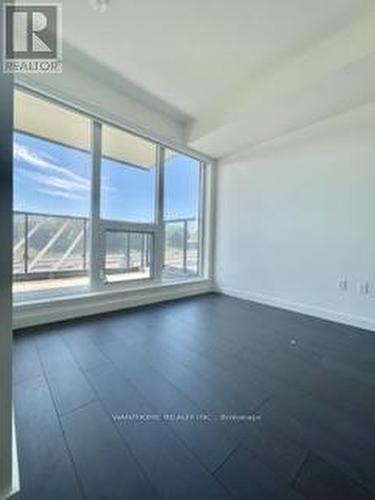 505 - 85 Mcmahon Drive, Toronto, ON - Indoor Photo Showing Other Room