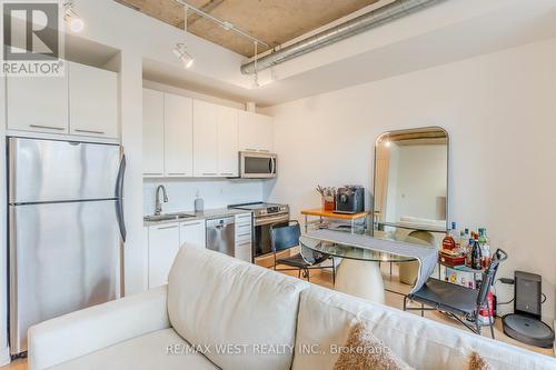 212 - 66 Portland Street, Toronto, ON - Indoor Photo Showing Kitchen