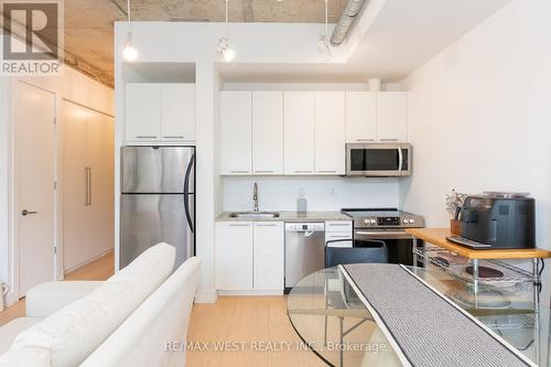 212 - 66 Portland Street, Toronto, ON - Indoor Photo Showing Kitchen