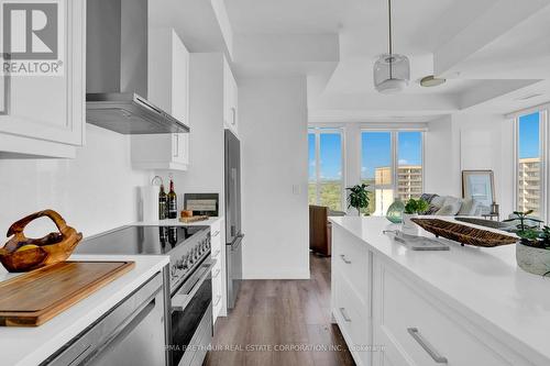 1402 - 500 Brock Avenue, Burlington, ON - Indoor Photo Showing Kitchen With Upgraded Kitchen