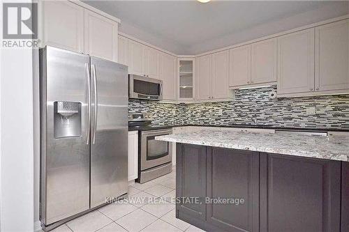 424 Zuest Crescent, Milton, ON - Indoor Photo Showing Kitchen With Stainless Steel Kitchen With Upgraded Kitchen