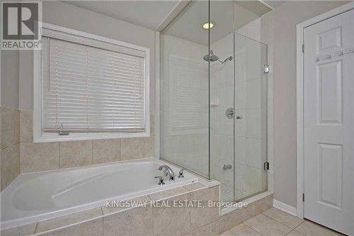 424 Zuest Crescent, Milton, ON - Indoor Photo Showing Bathroom