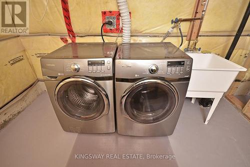 424 Zuest Crescent, Milton, ON - Indoor Photo Showing Laundry Room